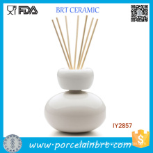 Elegant White and Red Ceramic Fragrance Diffuser Hot Sale